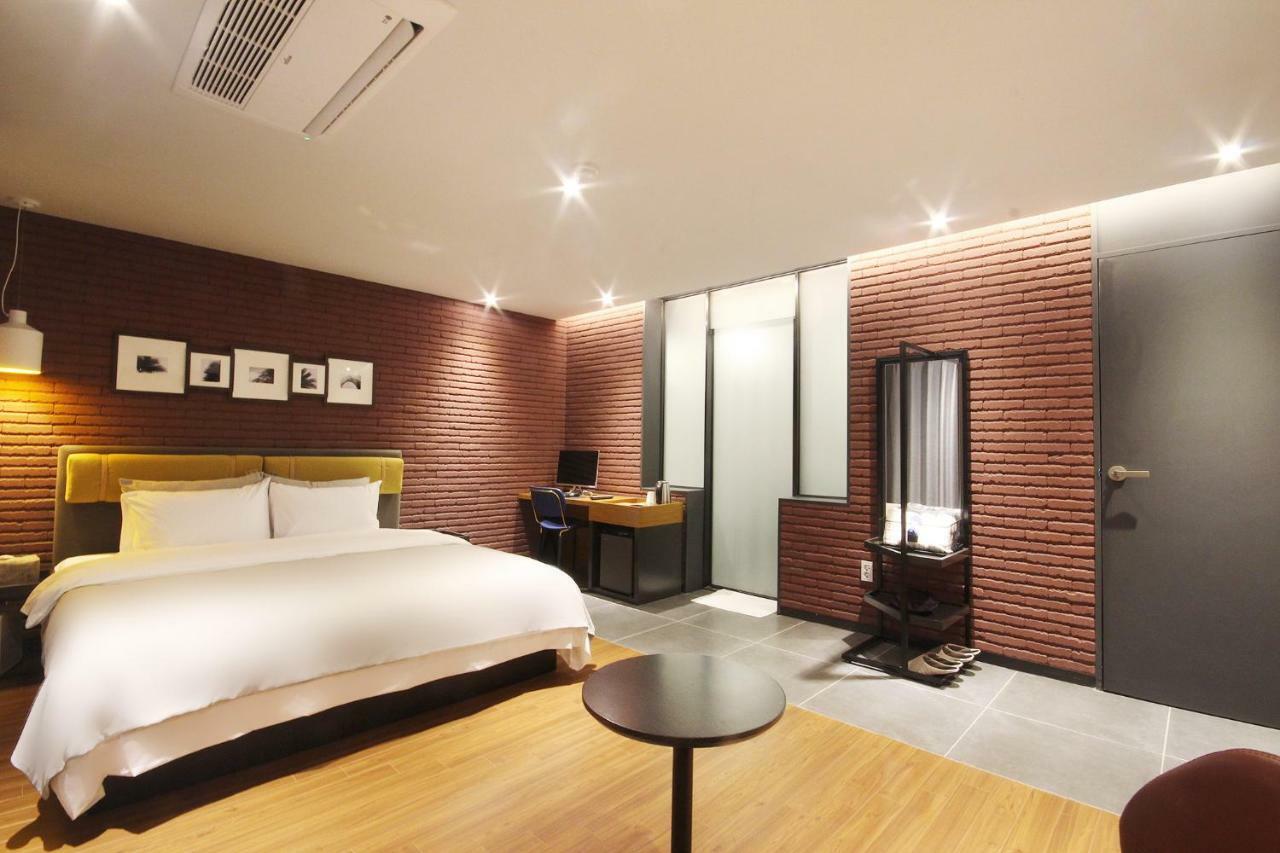 Brown Dot Hotel Seomyeon Busan Exterior foto